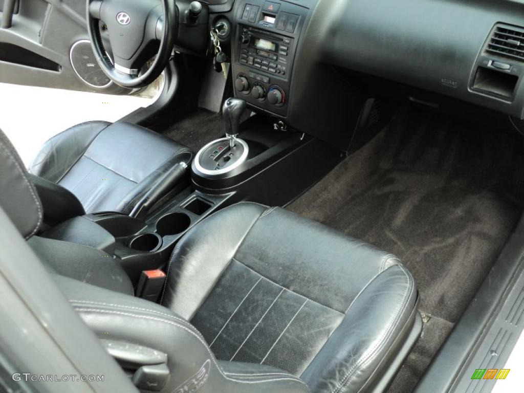 Black Interior 2003 Hyundai Tiburon GT V6 Photo #48685268