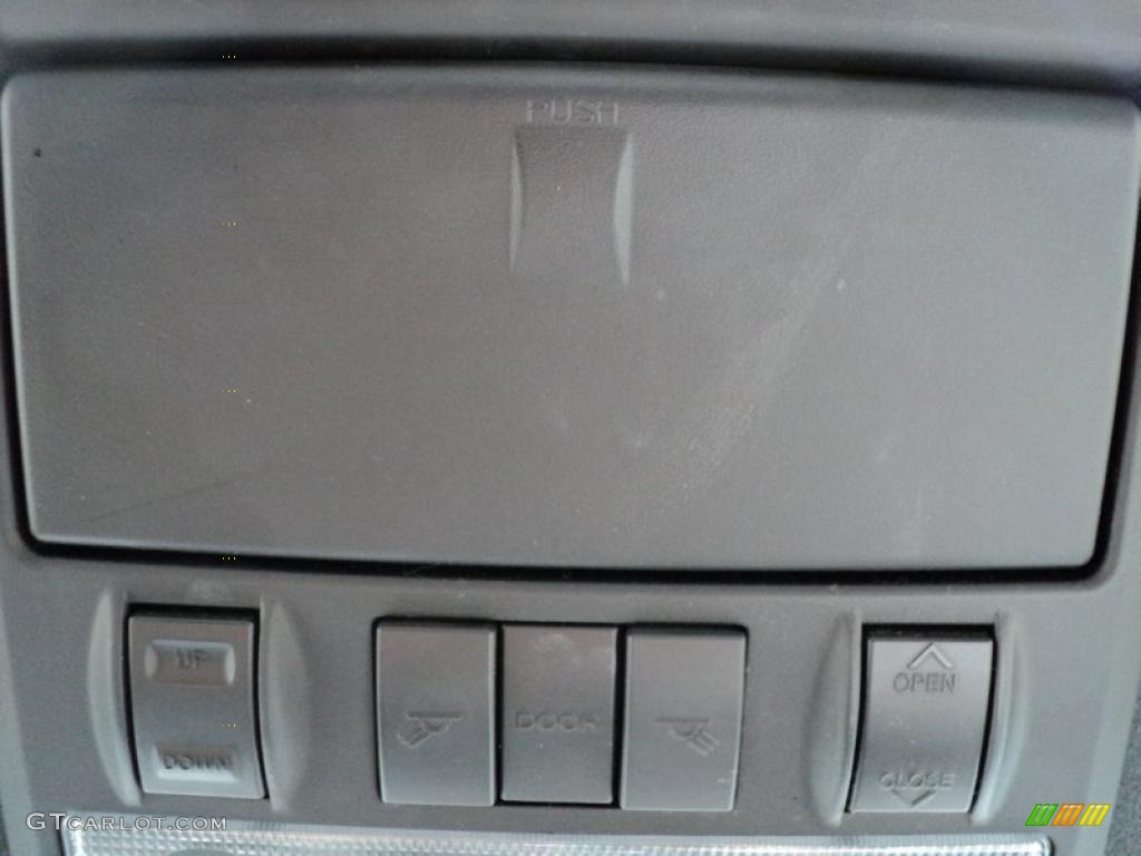 2003 Hyundai Tiburon GT V6 Controls Photo #48685376