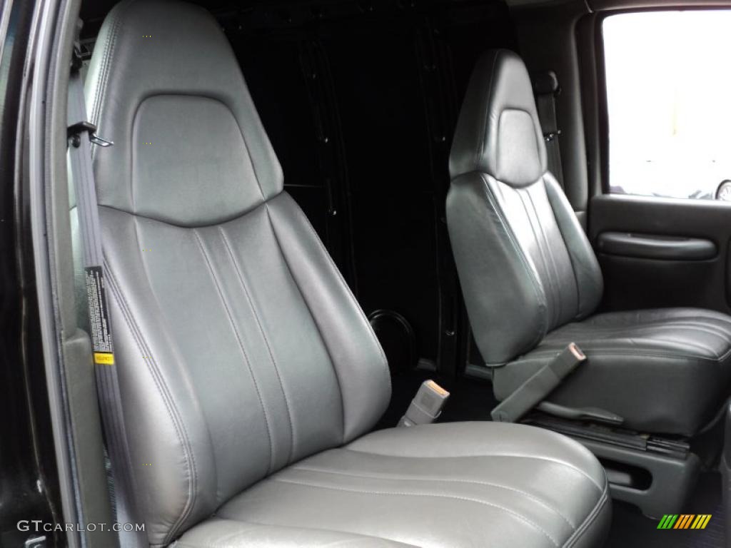 2001 Express 1500 Cargo Van - Onyx Black / Dark Pewter photo #30