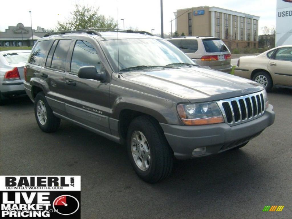 2000 Grand Cherokee Laredo 4x4 - Taupe Frost Metallic / Taupe photo #1
