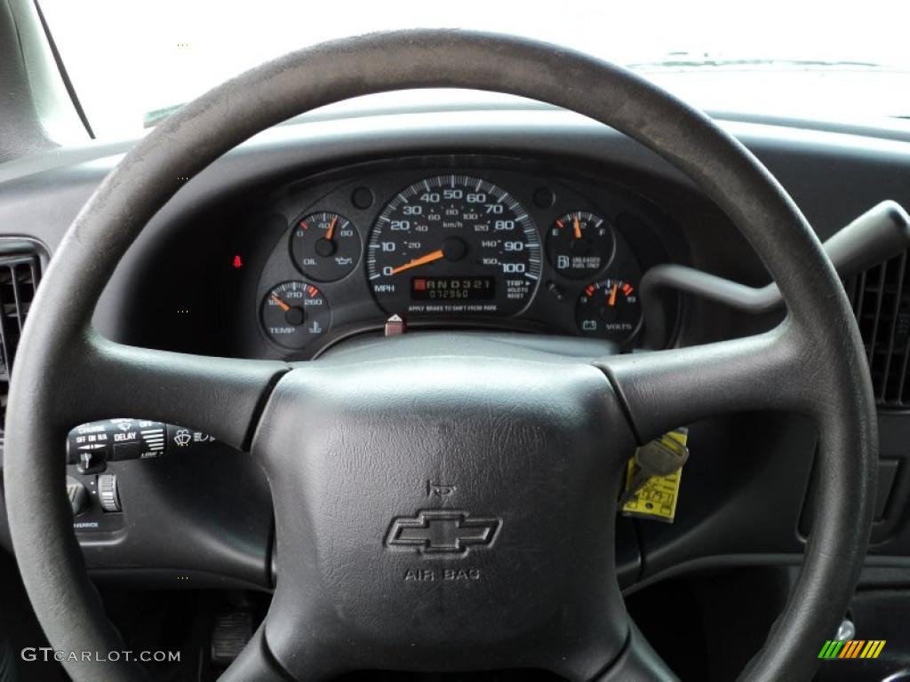 2001 Express 1500 Cargo Van - Onyx Black / Dark Pewter photo #32