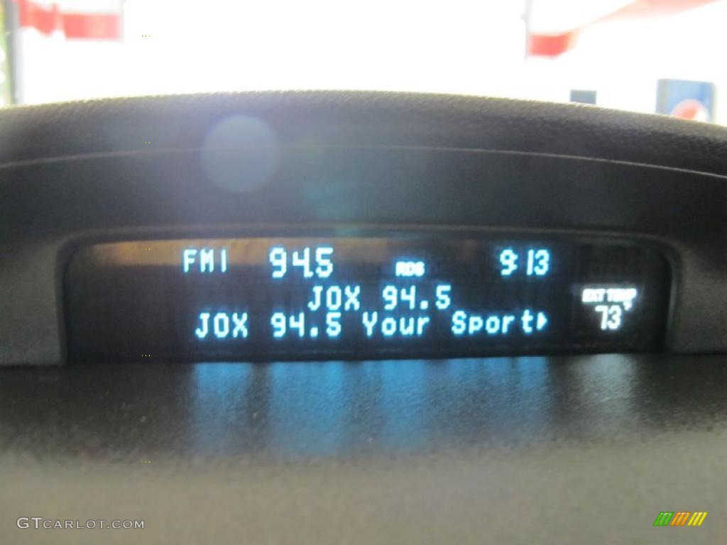 2009 Focus SE Sedan - Brilliant Silver Metallic / Charcoal Black photo #17