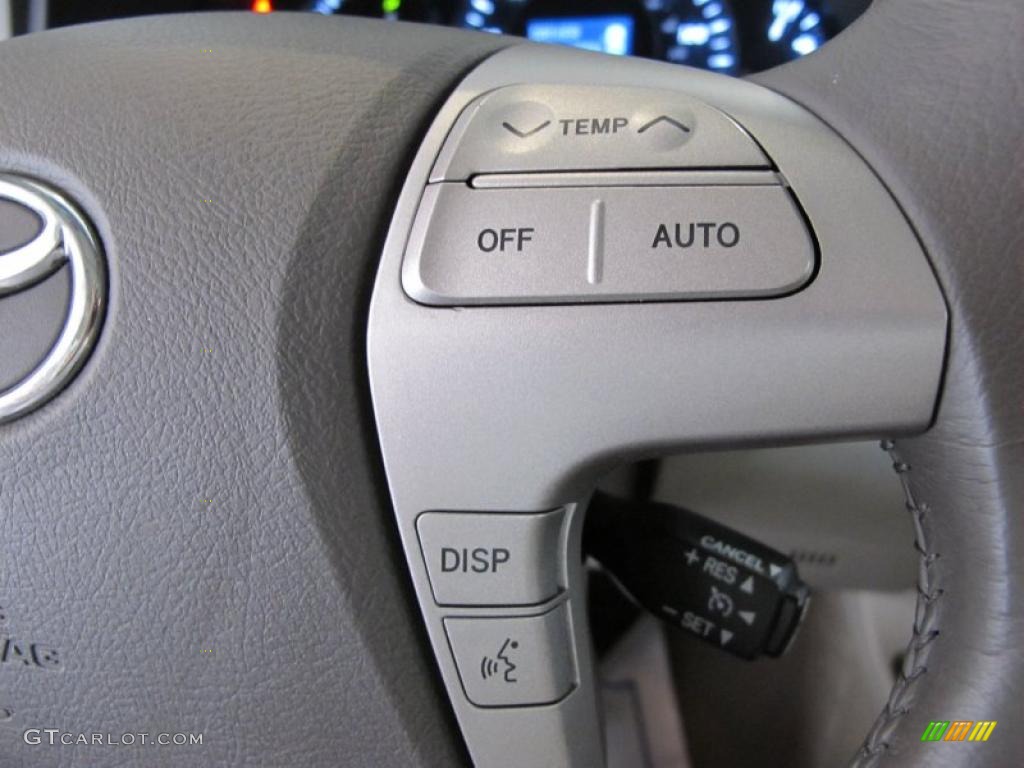 2010 Toyota Camry Hybrid Controls Photo #48688460