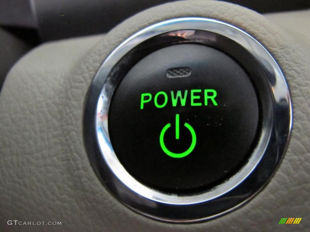 2010 Toyota Camry Hybrid Controls Photo #48688514