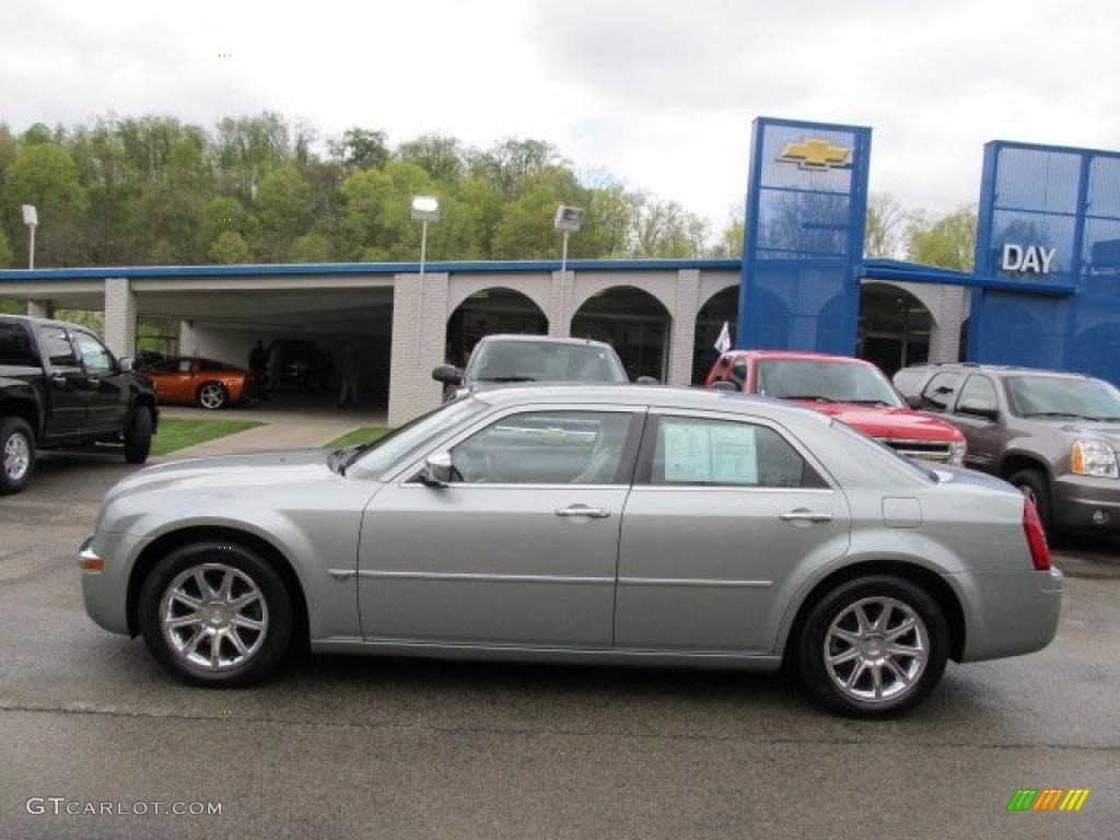 2005 300 C HEMI - Satin Jade Pearl / Dark Slate Gray/Light Graystone photo #2