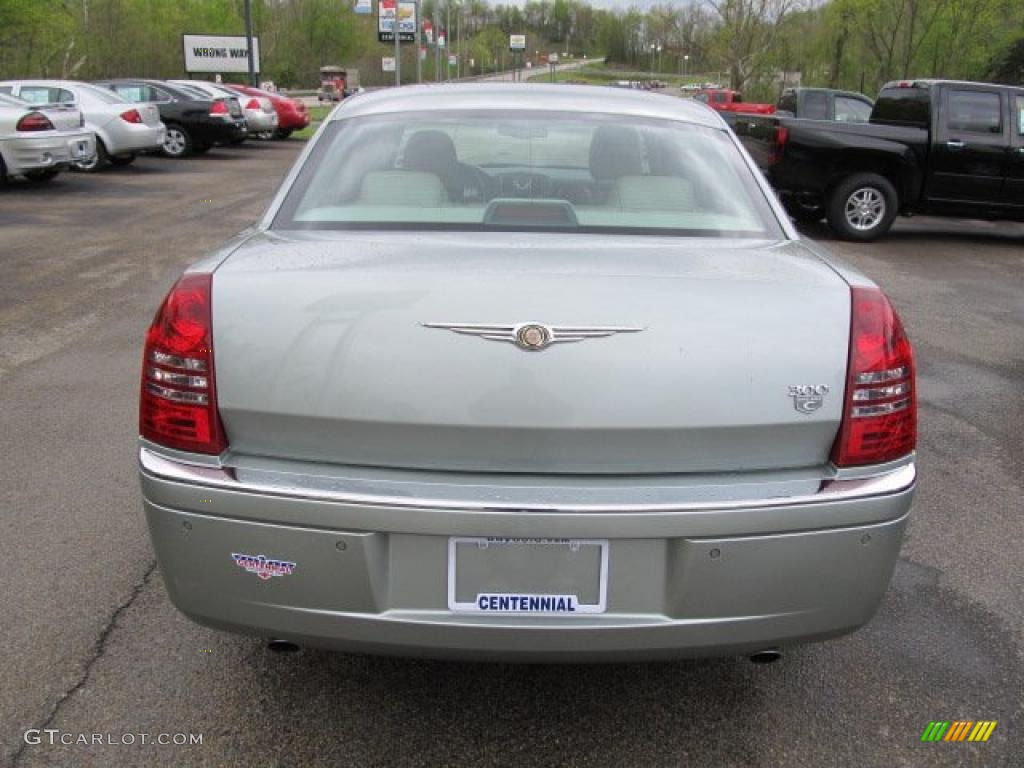 2005 300 C HEMI - Satin Jade Pearl / Dark Slate Gray/Light Graystone photo #4