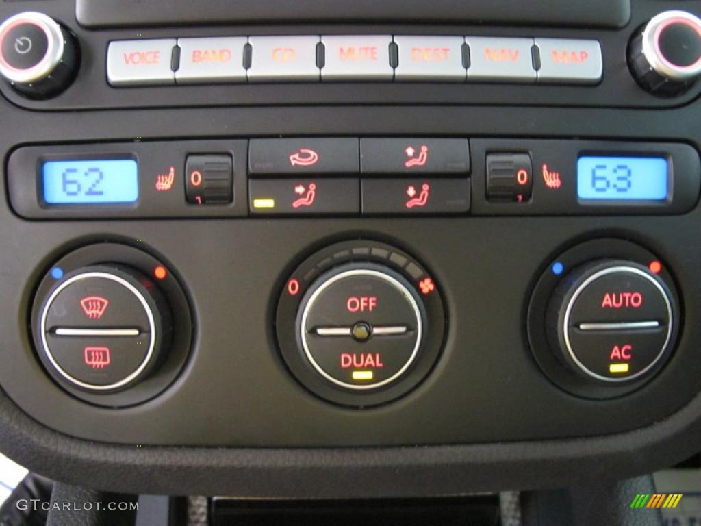 2008 Volkswagen R32 Standard R32 Model Controls Photo #48689936