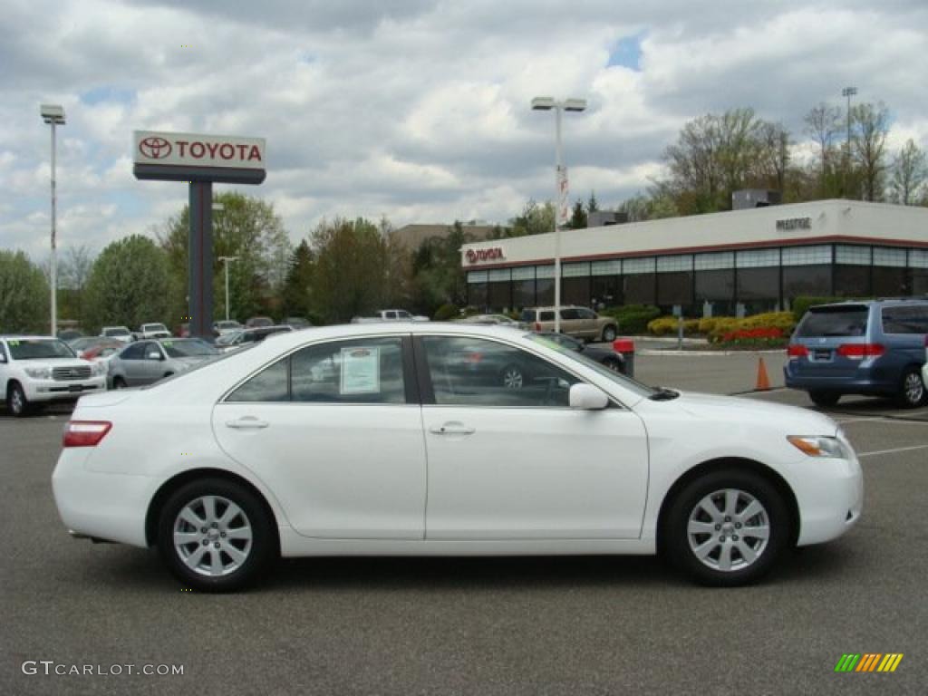 2008 Camry XLE V6 - Super White / Bisque photo #1