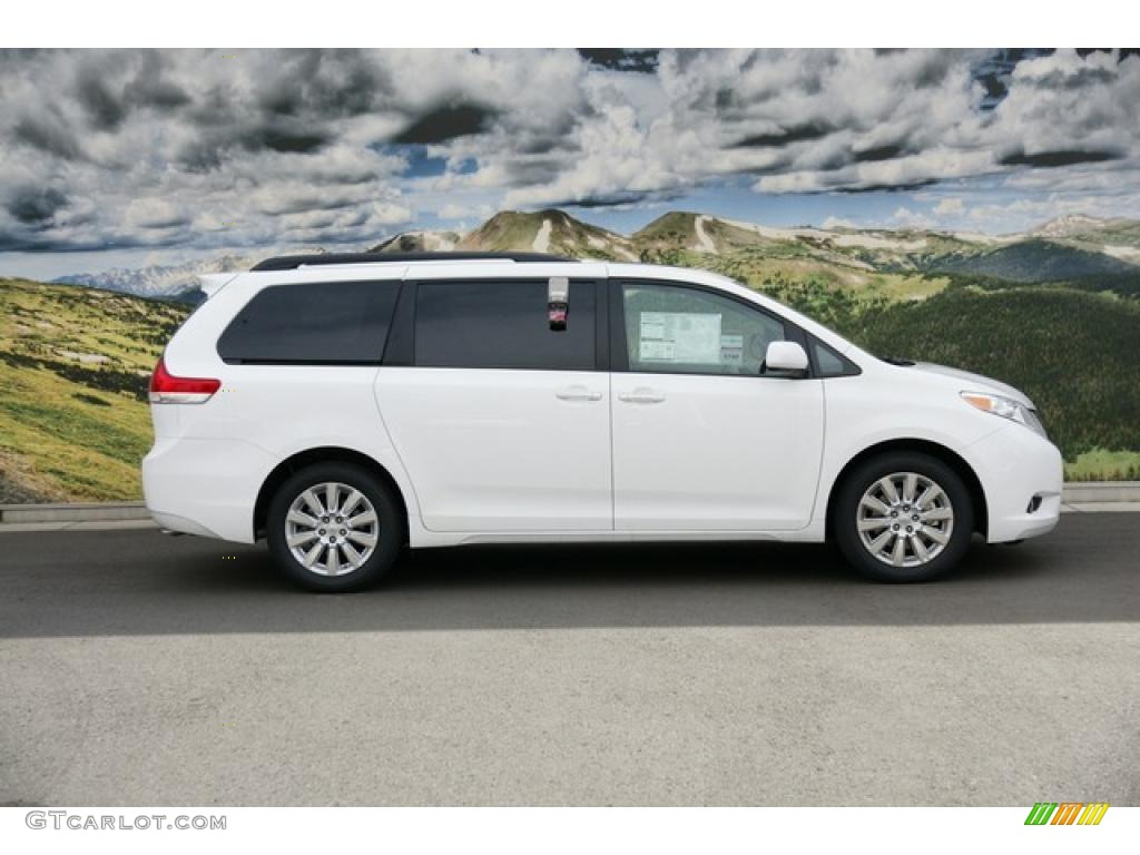 2011 Sienna XLE AWD - Super White / Light Gray photo #2