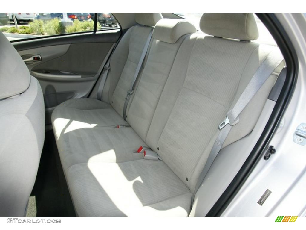 2010 Corolla LE - Classic Silver Metallic / Ash photo #11