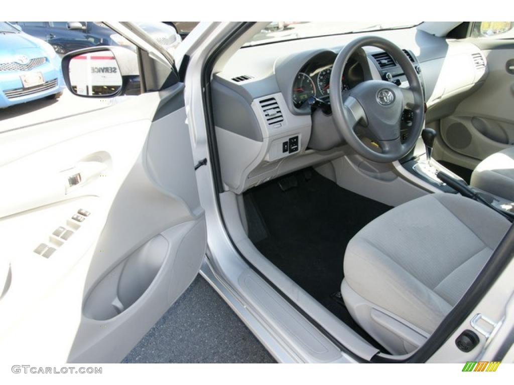 2010 Corolla LE - Classic Silver Metallic / Ash photo #13