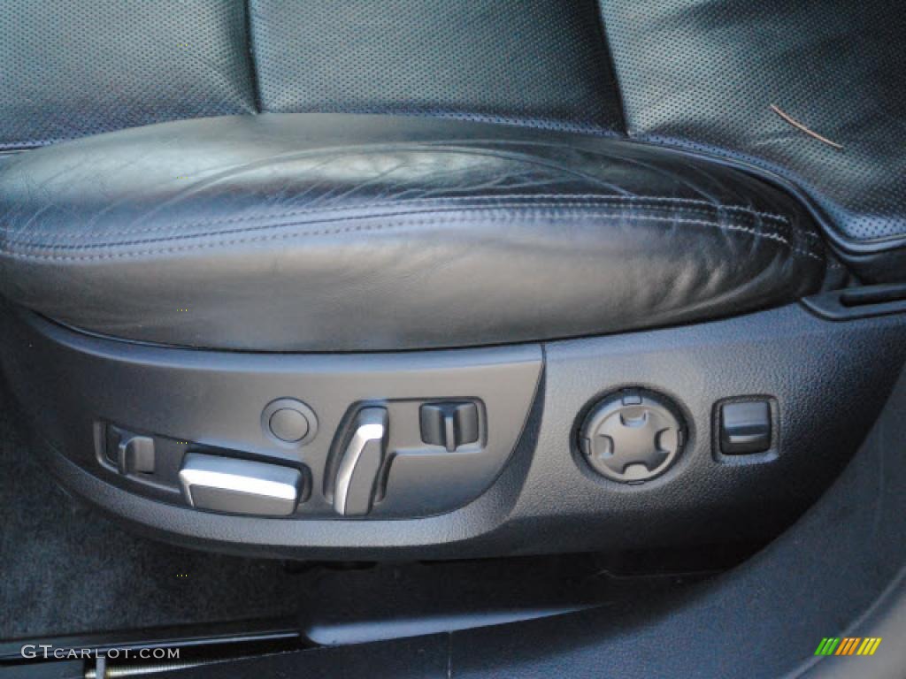 2005 Audi A8 L 4.2 quattro Controls Photo #48695649