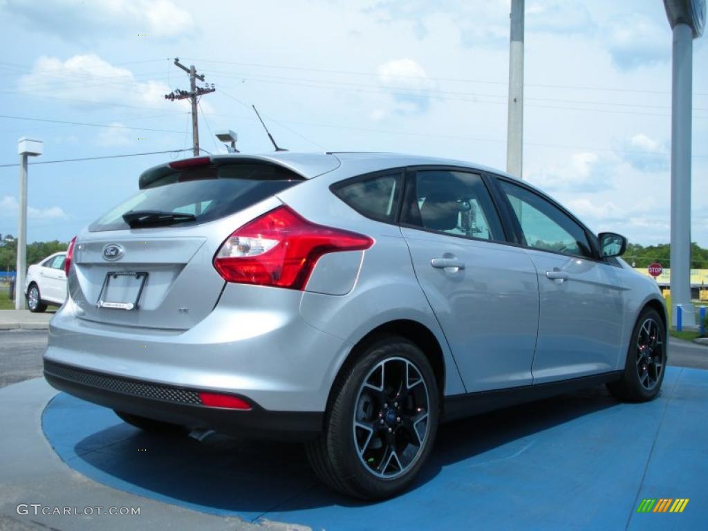 2012 Focus SE Sport 5-Door - Ingot Silver Metallic / Two-Tone Sport photo #3