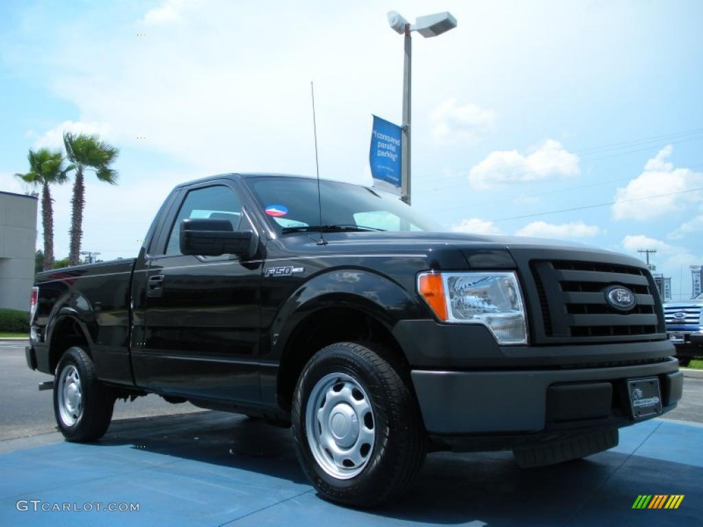 2010 F150 XL Regular Cab - Tuxedo Black / Medium Stone photo #7