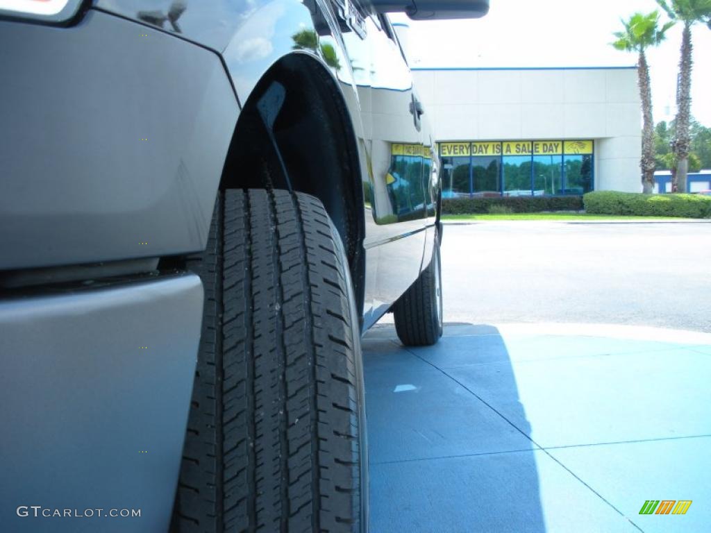 2010 F150 XL Regular Cab - Tuxedo Black / Medium Stone photo #10