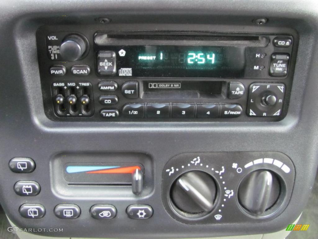 2000 Dodge Caravan Standard Caravan Model Controls Photo #48698164