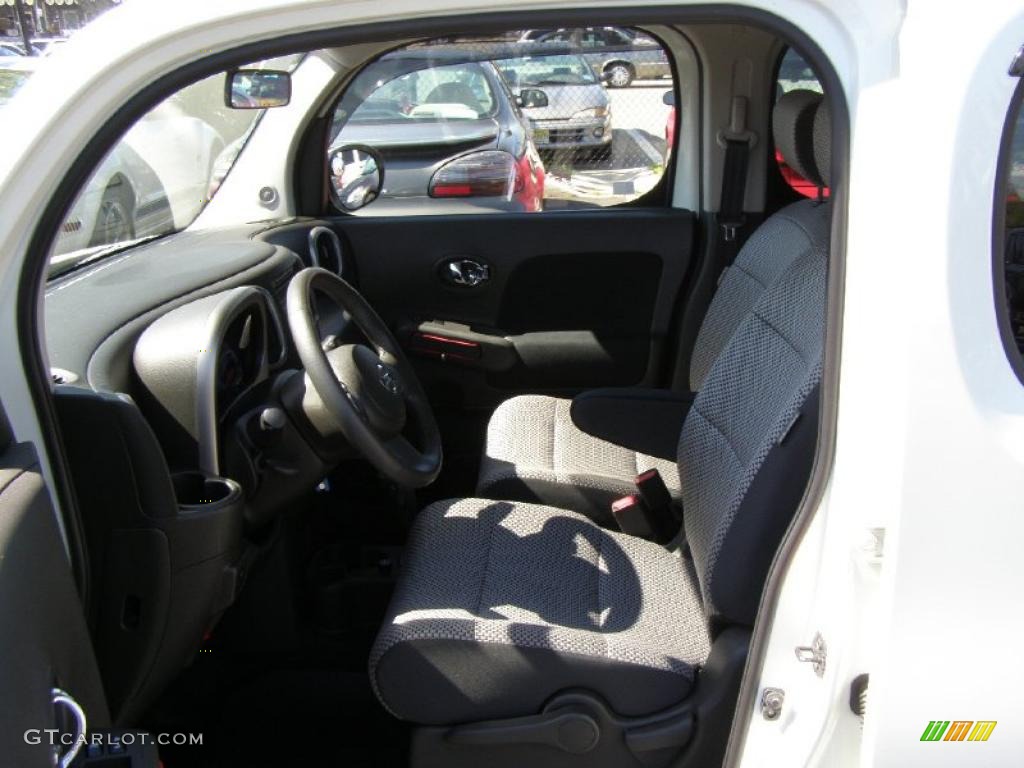 Black/Gray Interior 2009 Nissan Cube Krom Edition Photo #48702577