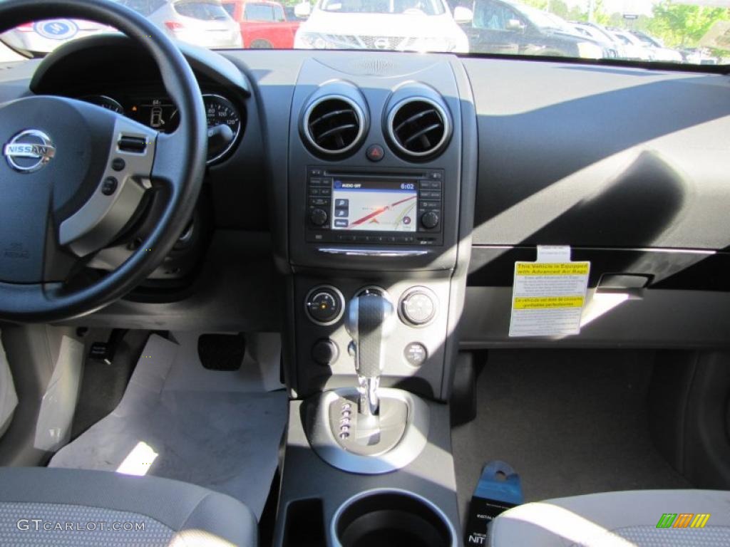 2011 Rogue SV - Pearl White / Gray photo #14