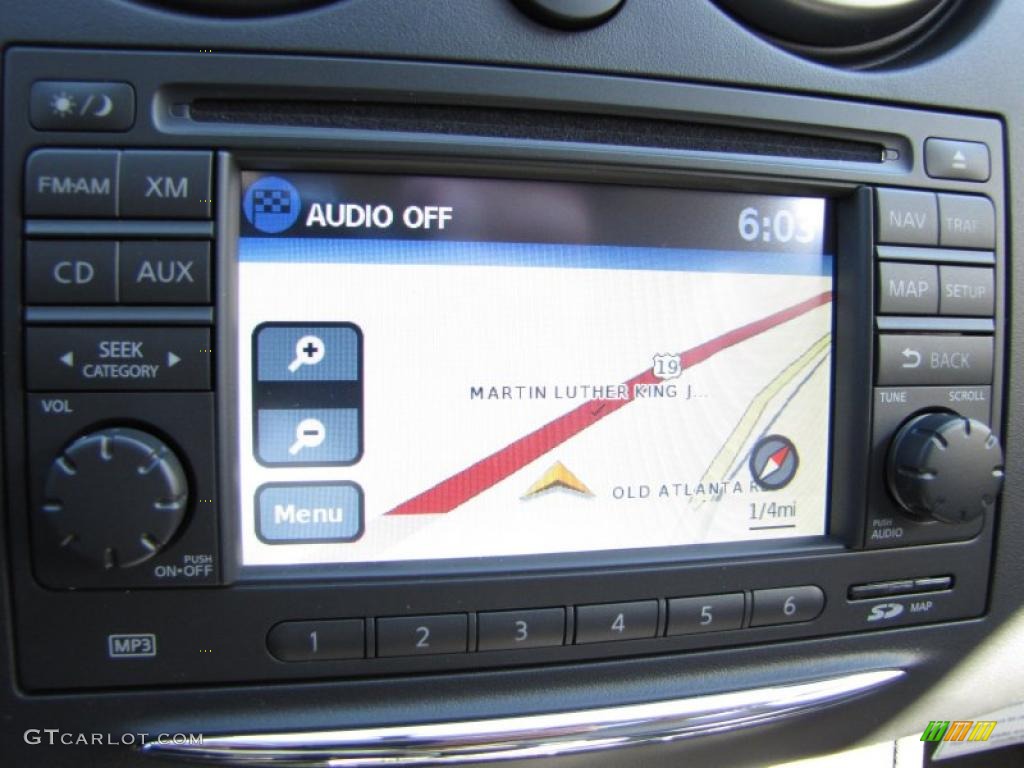 2011 Rogue SV - Pearl White / Gray photo #18
