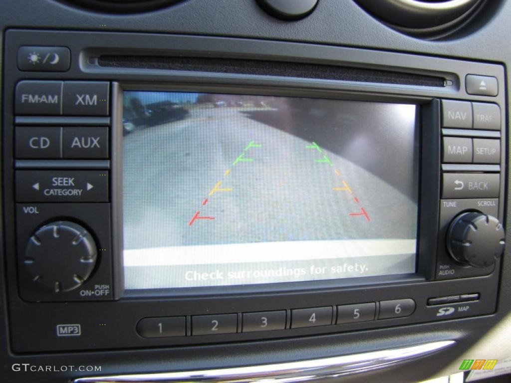 2011 Rogue SV - Pearl White / Gray photo #19