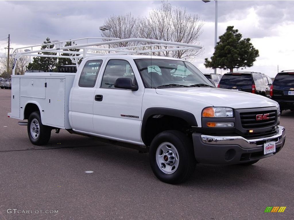 2007 Sierra 2500HD Classic Extended Cab 4x4 Utility Truck - Summit White / Dark Charcoal photo #2