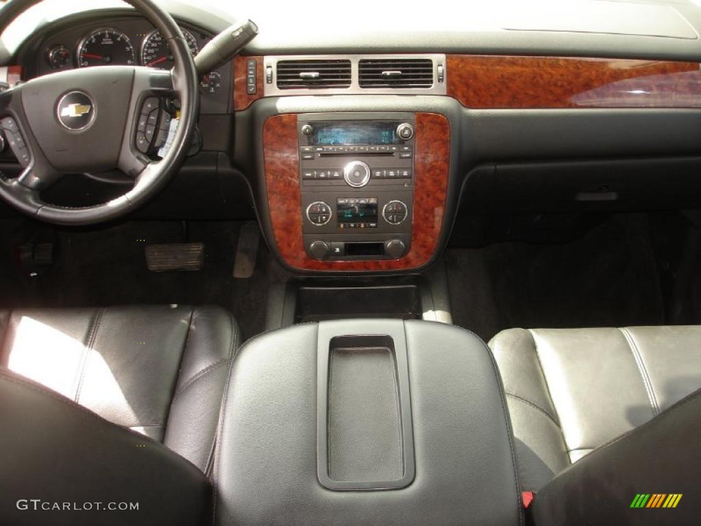 2007 Chevrolet Avalanche LT 4WD Ebony Dashboard Photo #48706070