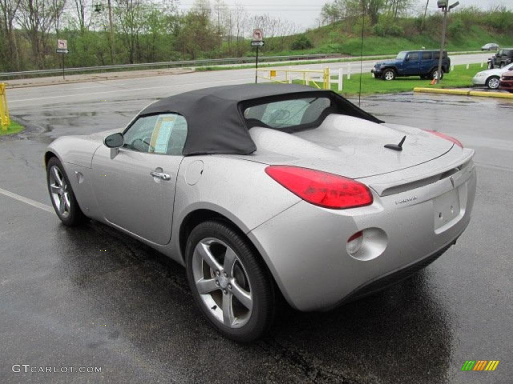 Cool Silver 2007 Pontiac Solstice Roadster Exterior Photo #48708067