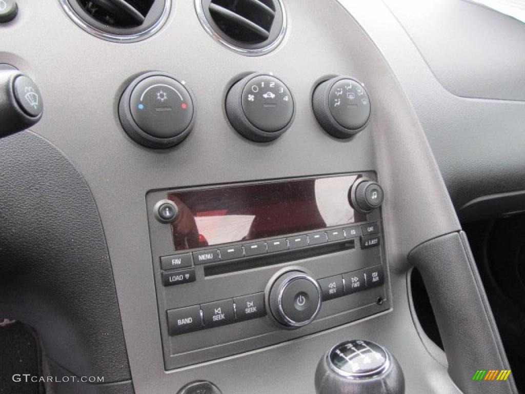 2007 Pontiac Solstice Roadster Controls Photo #48708277