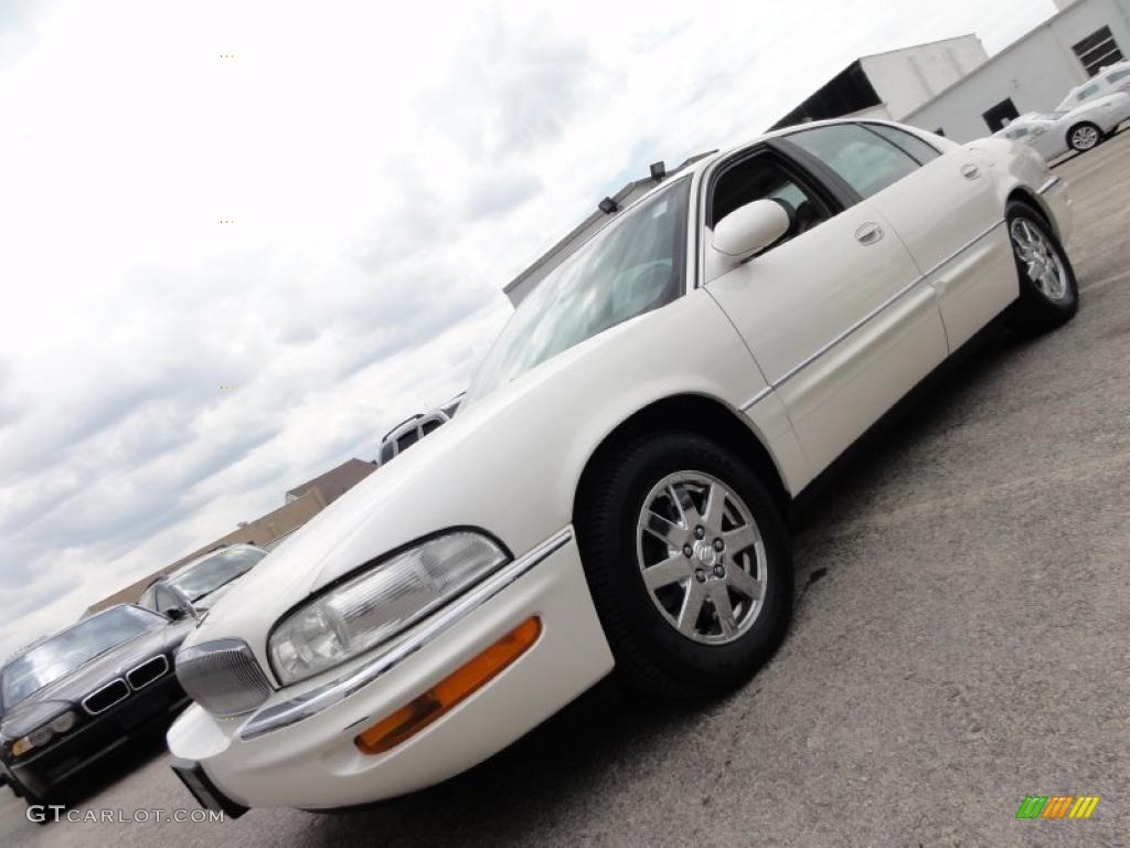 2004 Park Avenue  - White Diamond Pearl / Medium Gray photo #2