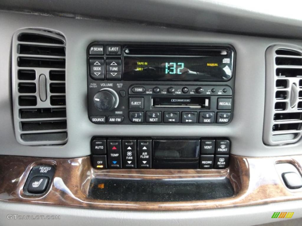 2004 Buick Park Avenue Standard Park Avenue Model Controls Photo #48710101