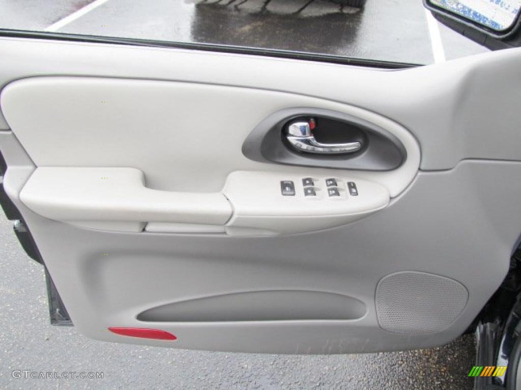 2007 TrailBlazer LS 4x4 - Black / Light Gray photo #12