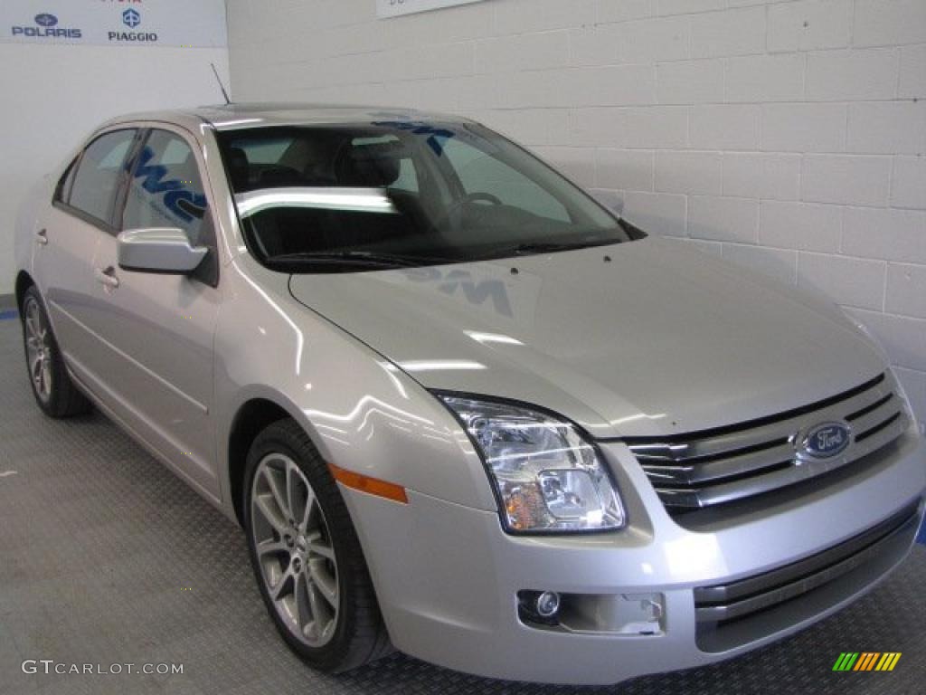 2008 Fusion SE - Brilliant Silver Metallic / Charcoal Black photo #1