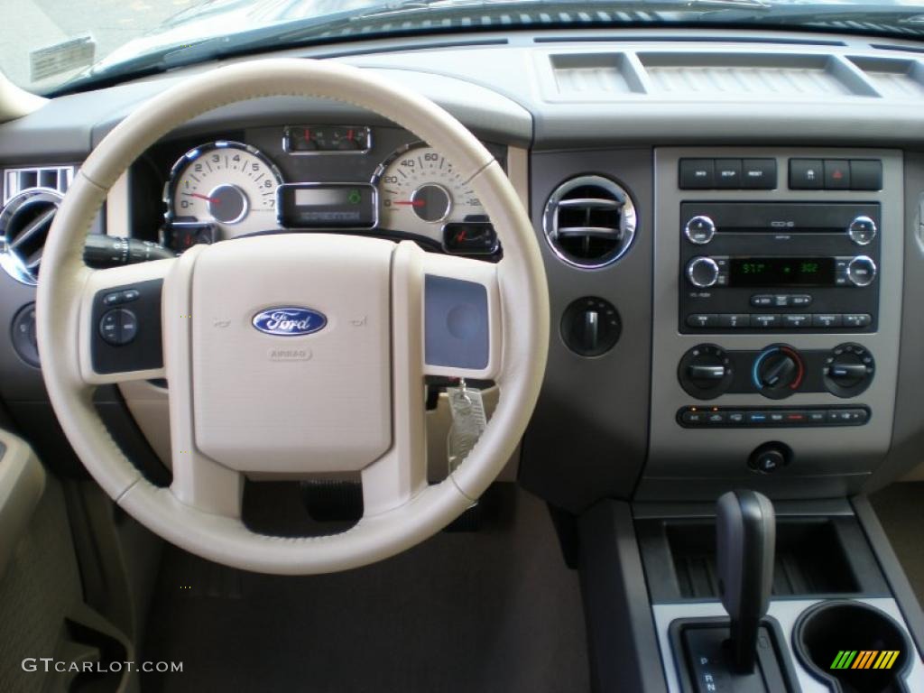 2010 Ford Expedition XLT 4x4 Dashboard Photos