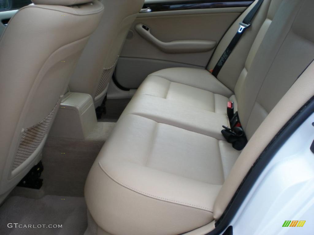 2002 3 Series 325i Sedan - Alpine White / Sand photo #18
