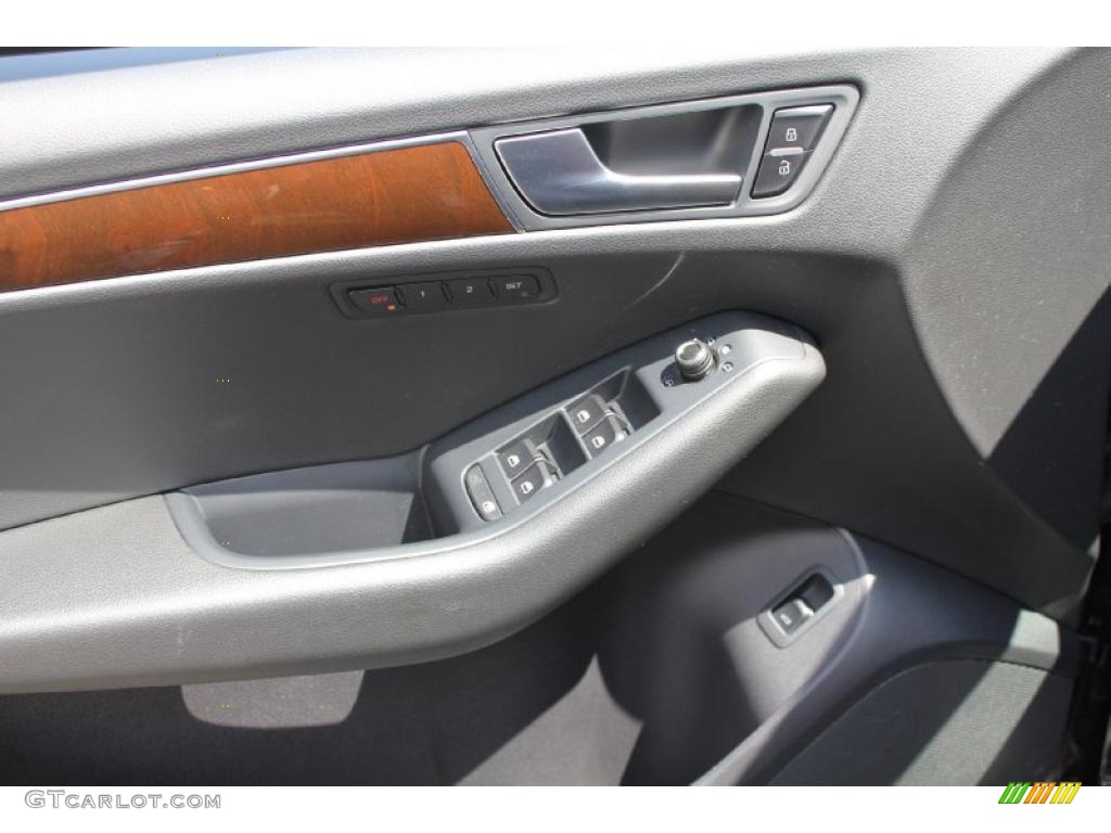 2011 Q5 2.0T quattro - Deep Sea Blue Pearl Effect / Cinnamon Brown photo #8