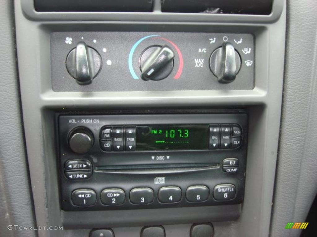 2004 Ford Mustang V6 Coupe Controls Photo #48717907