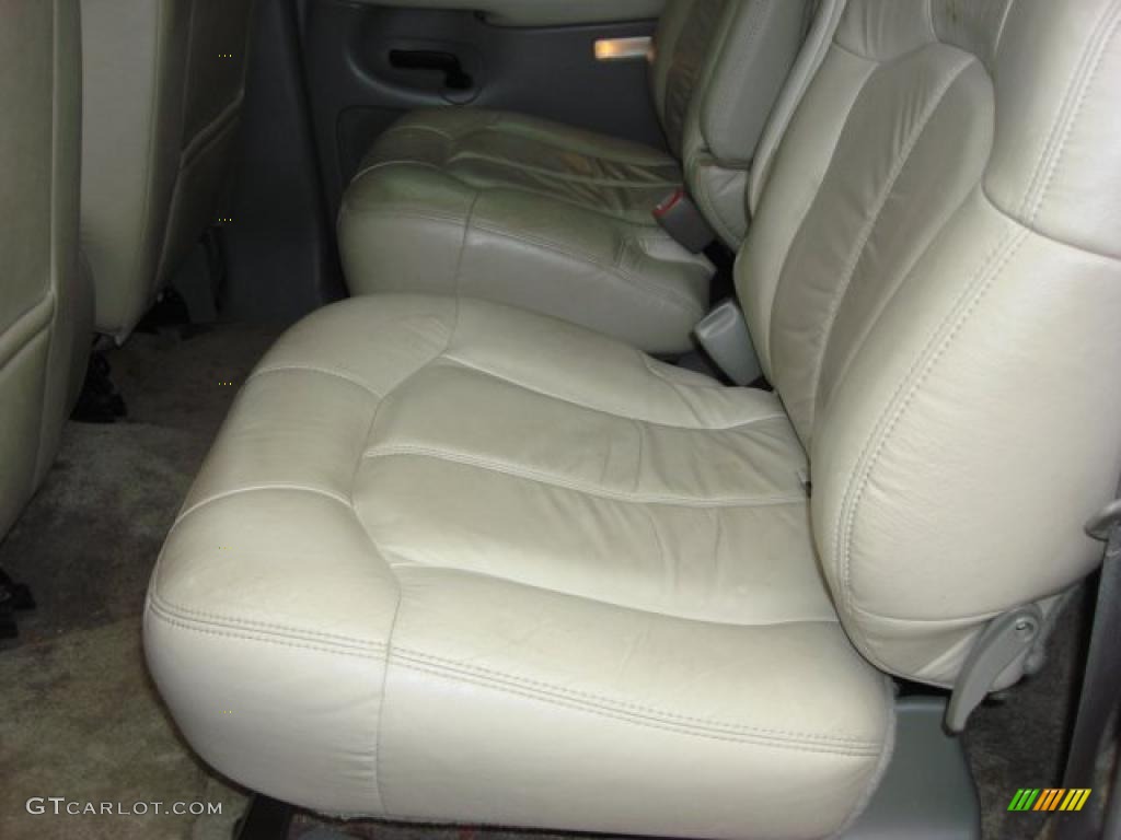 Tan Interior 2001 Chevrolet Suburban 1500 LT 4x4 Photo #48718057