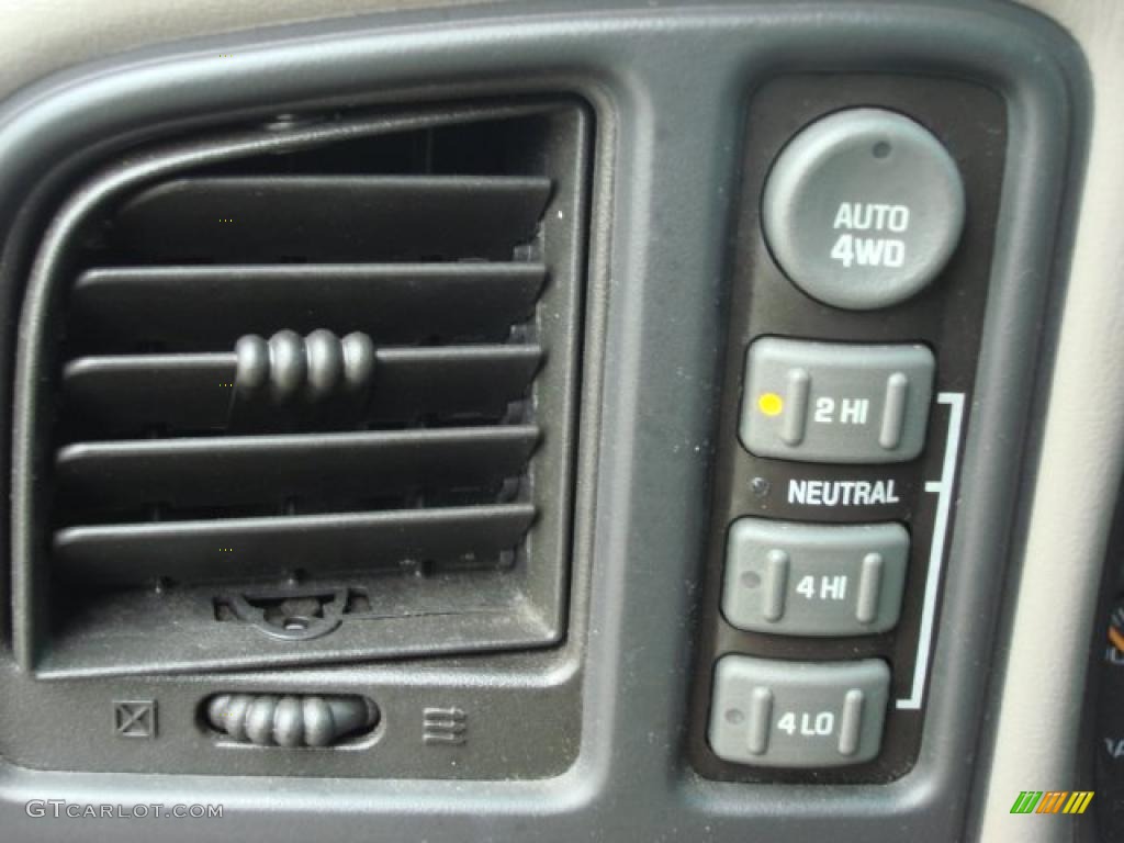 2001 Chevrolet Suburban 1500 LT 4x4 Controls Photos