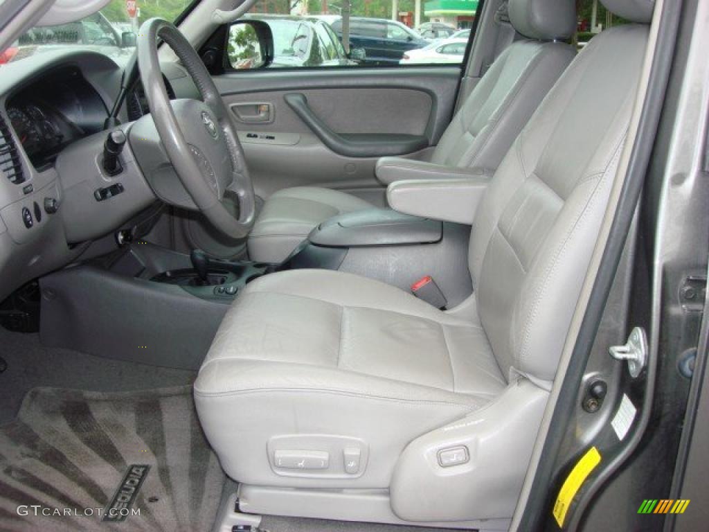 Charcoal Interior 2004 Toyota Sequoia SR5 4x4 Photo #48718334