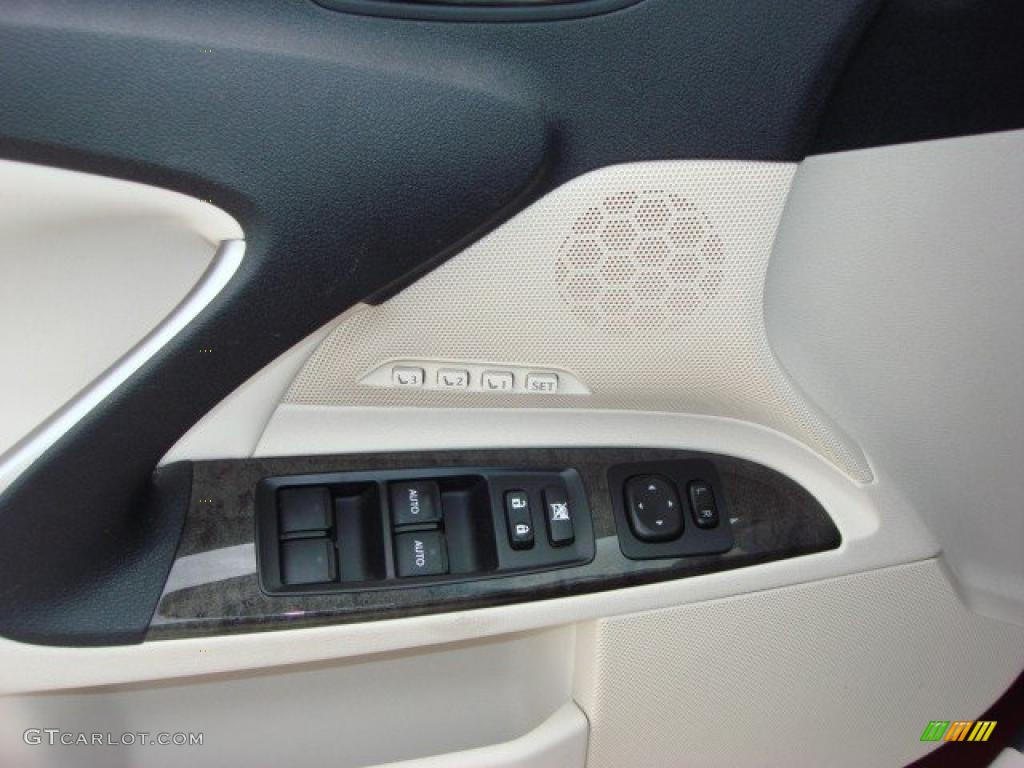2010 Lexus IS 350C Convertible Controls Photo #48718664
