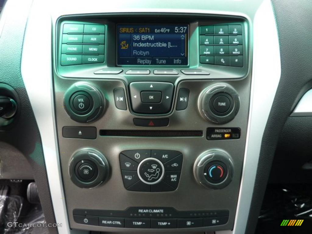 2011 Ford Explorer XLT Controls Photo #48720851
