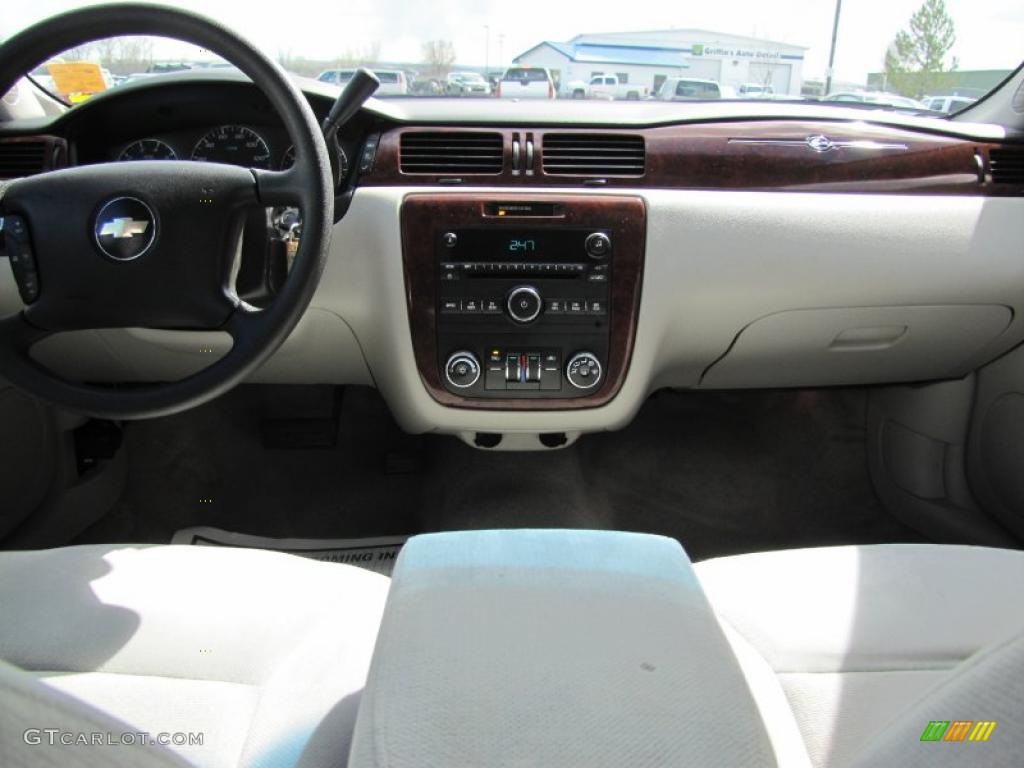 2007 Chevrolet Impala LT Gray Dashboard Photo #48721040