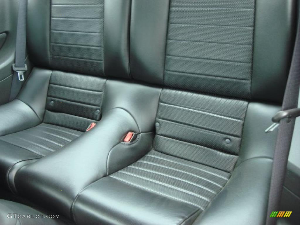Dark Charcoal Interior 2006 Ford Mustang GT Premium Coupe Photo #48721949