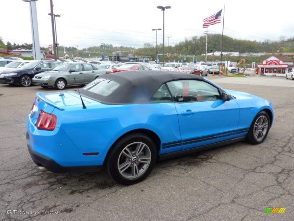 2010 Mustang V6 Premium Convertible - Grabber Blue / Stone photo #4