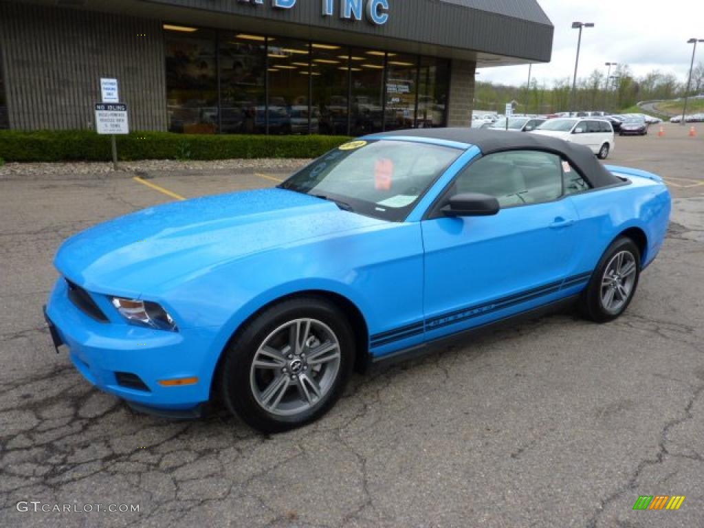 2010 Mustang V6 Premium Convertible - Grabber Blue / Stone photo #8