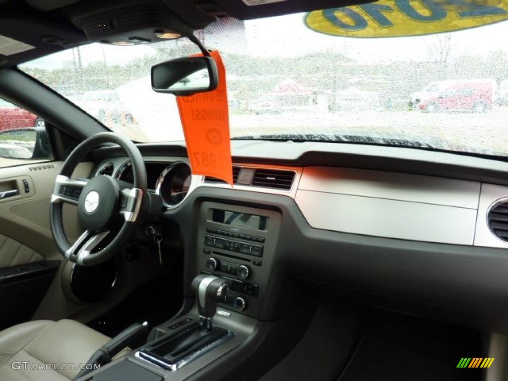 2010 Mustang V6 Premium Convertible - Kona Blue Metallic / Stone photo #16