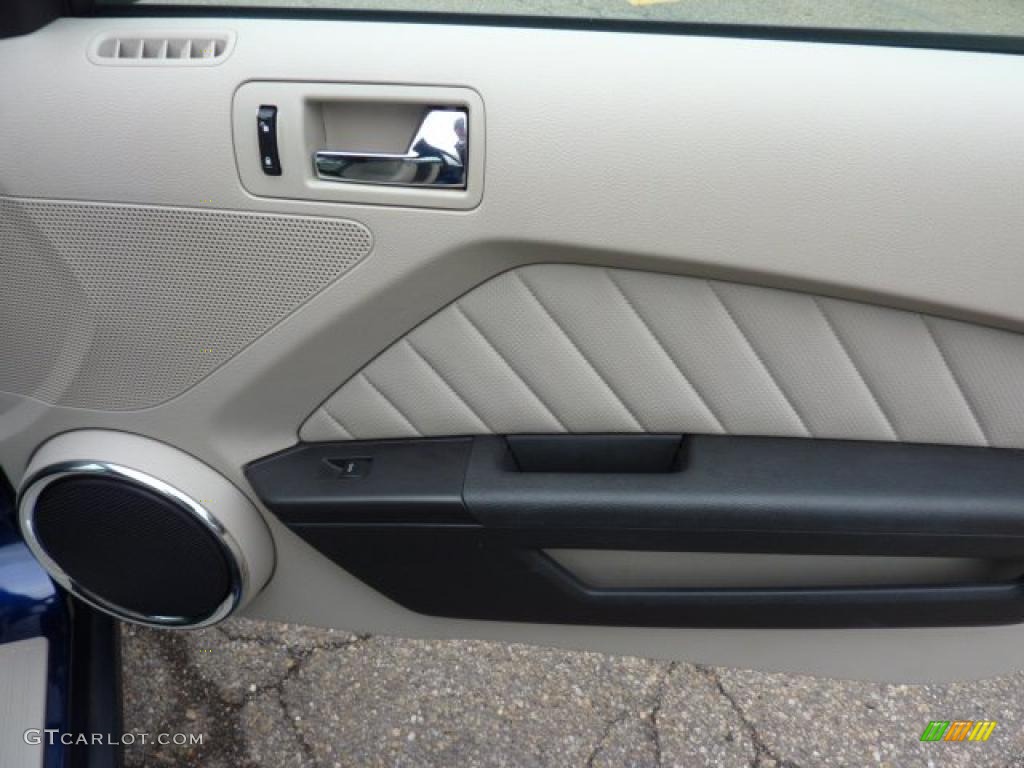 2010 Mustang V6 Premium Convertible - Kona Blue Metallic / Stone photo #17