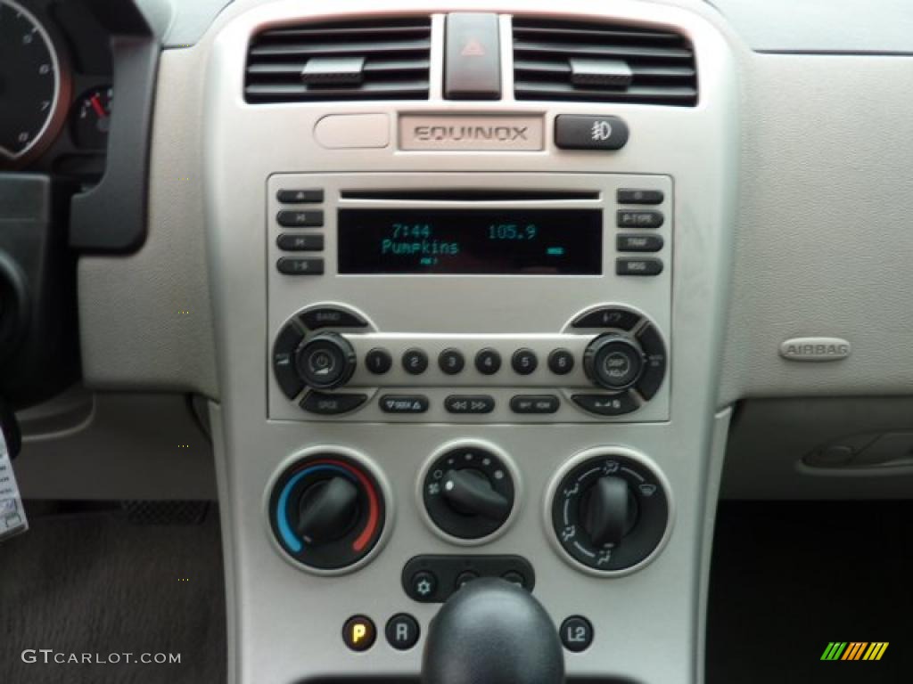 2005 Equinox LT AWD - Summit White / Light Gray photo #18