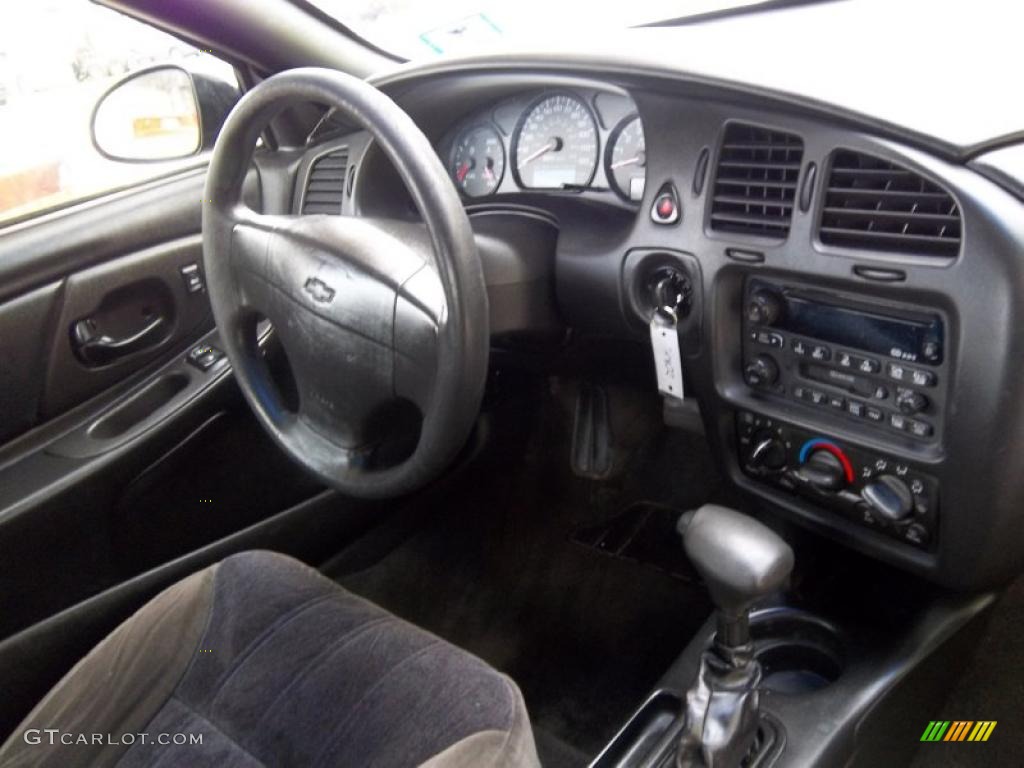 2000 Chevrolet Monte Carlo LS Ebony Dashboard Photo #48724930