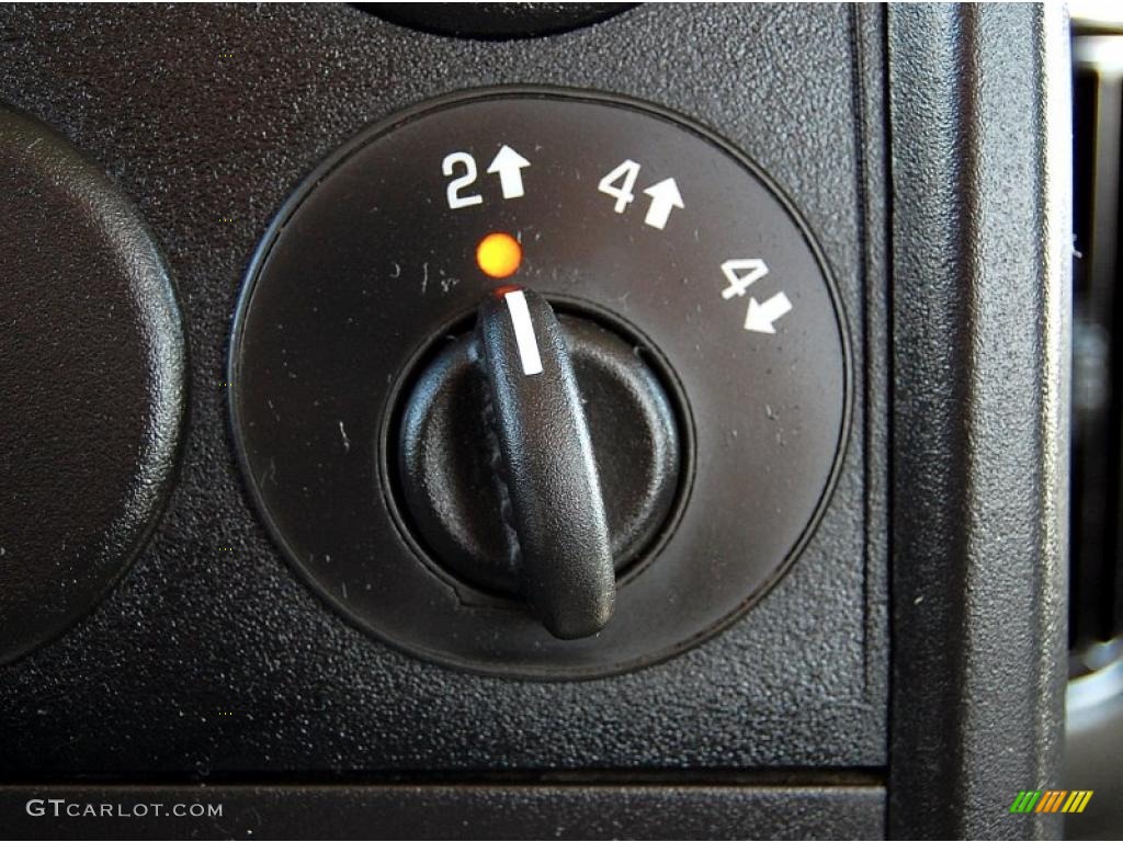2007 GMC C Series TopKick C4500 Regular Cab Chassis Moving Truck Controls Photo #48732021
